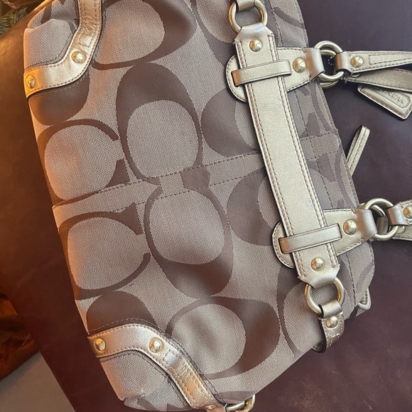 Coach - Picture 2 of 8